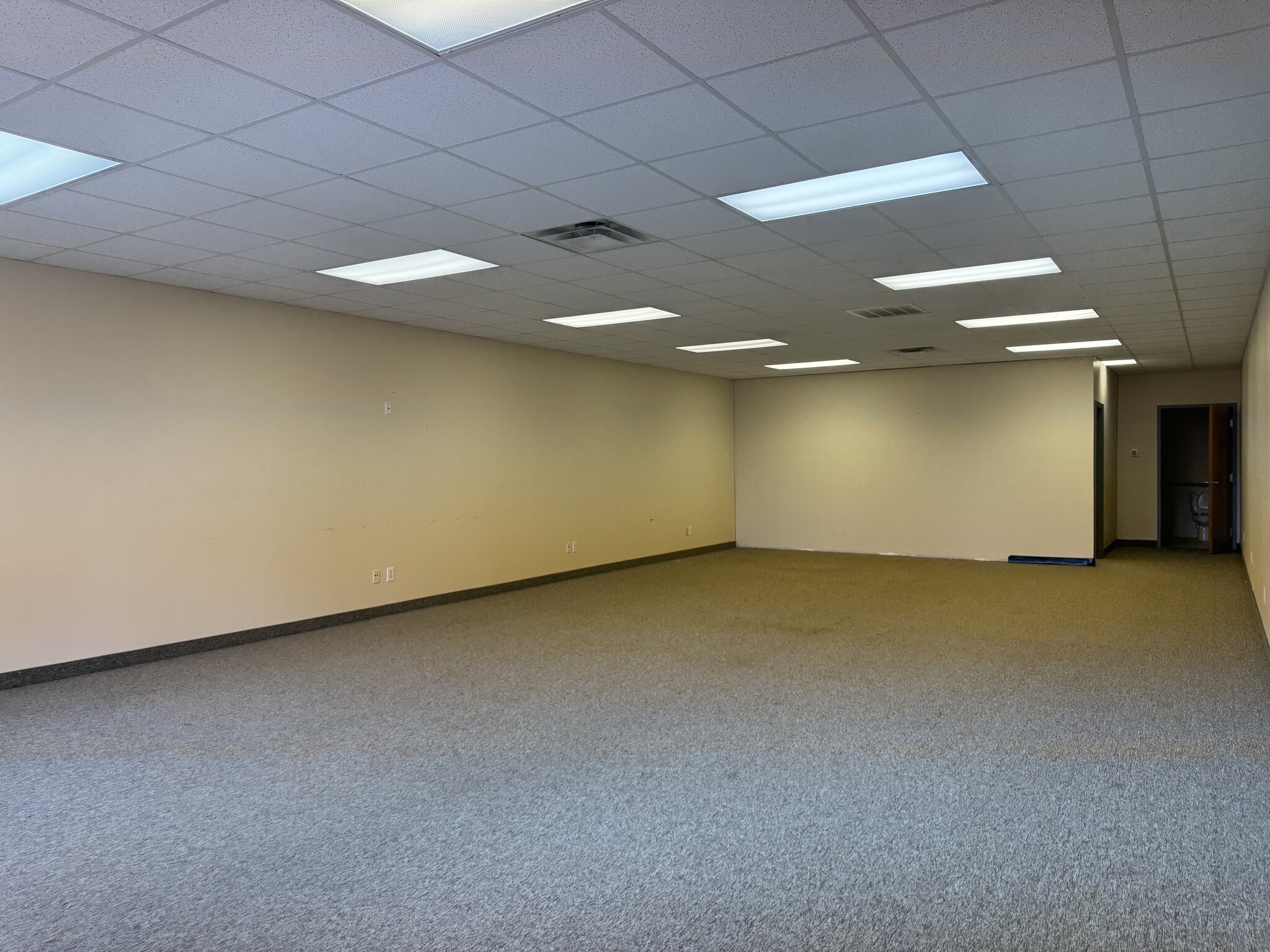 300 Jonestown Rd, Winston-Salem, NC for lease Building Photo- Image 1 of 4