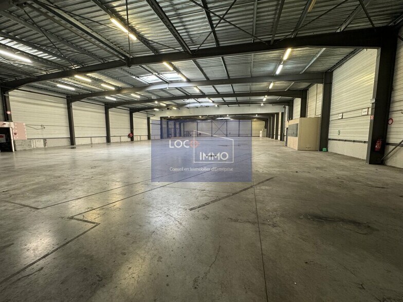 Industrial in Le Haillan for lease - Interior Photo - Image 3 of 5