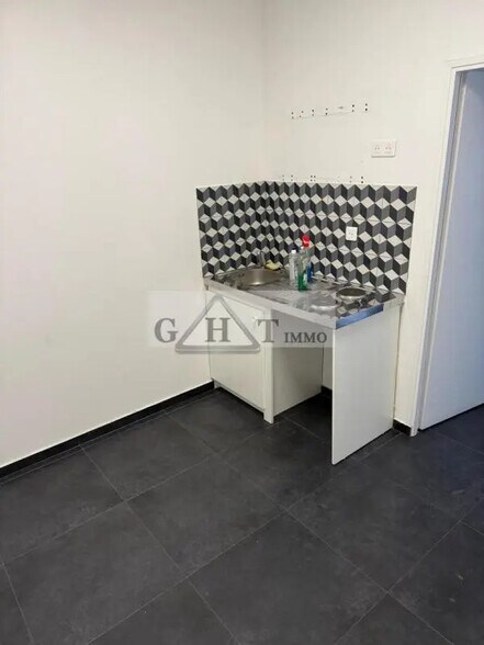 Industrial in Pantin for lease - Interior Photo - Image 3 of 5