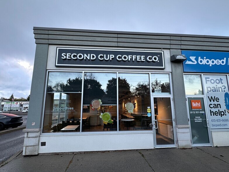 486 Hazeldean Rd, Ottawa, ON à vendre - Photo du bâtiment - Image 1 de 1