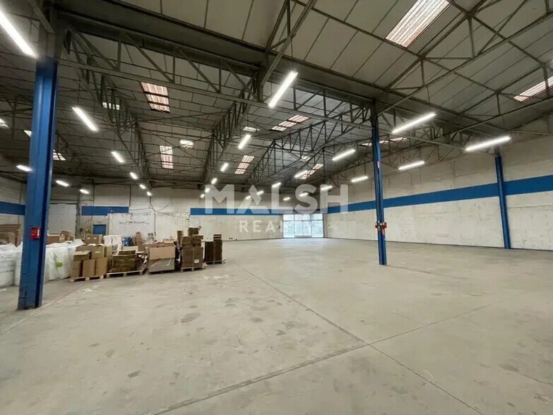 Flex in Vaulx-en-Velin for lease - Interior Photo - Image 2 of 7