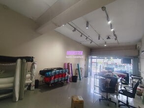 Retail in Badalona, Barcelona for lease Interior Photo- Image 2 of 4