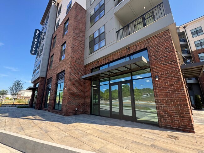 Plus de détails pour 8115 Eastland Yards Blvd, Charlotte, NC - Commerce de détail à louer