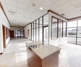 12900-12960 W Bluemound Rd, Elm Grove, WI à louer Photo intérieure- Image 1 de 7