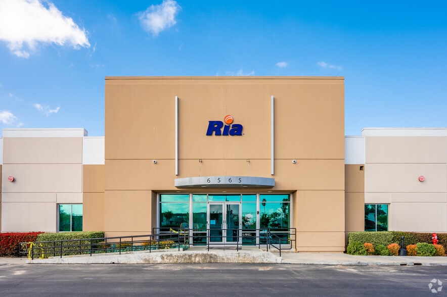 6565 Knott Ave, Buena Park, CA for lease - Building Photo - Image 2 of 3