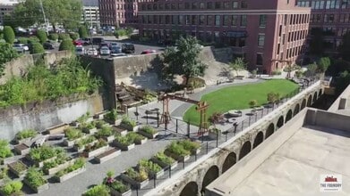 235 Promenade St, Providence, RI à louer - Vidéo sur l’inscription commerciale 