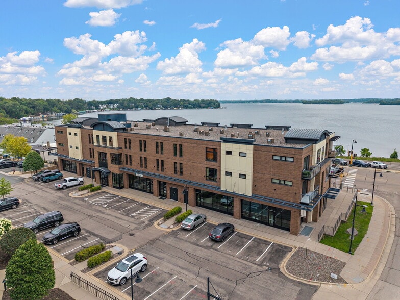 4100 Shoreline Dr, Spring Park, MN for sale - Building Photo - Image 2 of 11