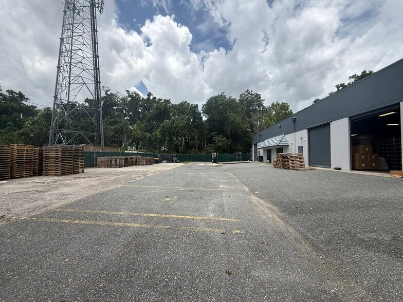 810 NW 25th Ave, Ocala, FL for lease - Building Photo - Image 2 of 3