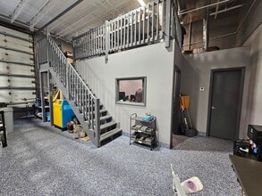 4670 SW 83rd Ter, Davie, FL à vendre Photo intérieure- Image 2 de 9