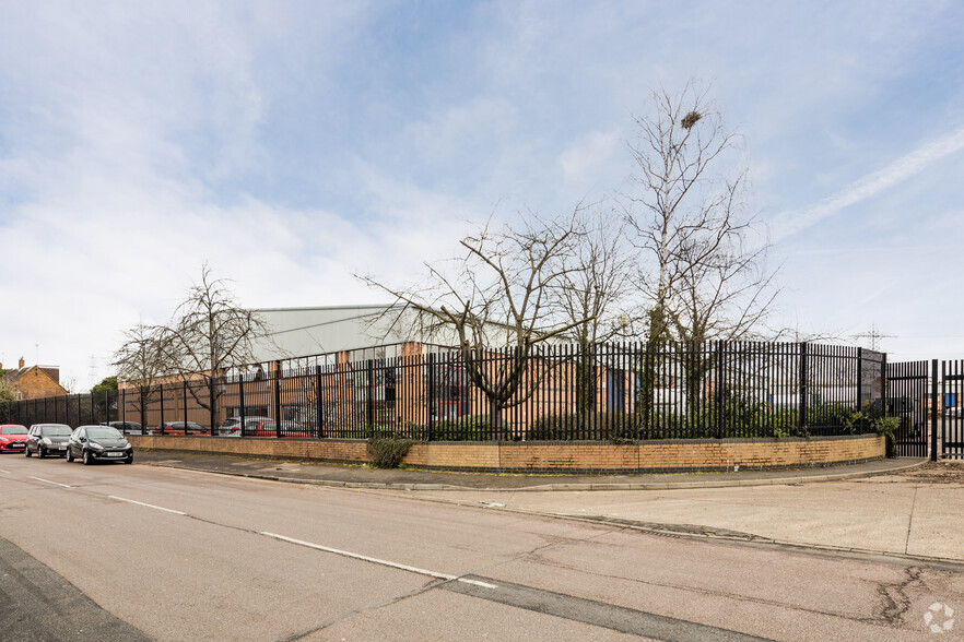 Mollison Ave, Enfield for lease - Building Photo - Image 3 of 3