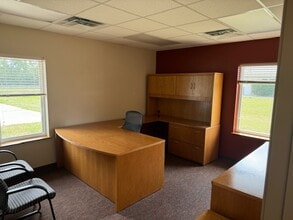 607 N Opportunity Dr, Columbia City, IN for lease Interior Photo- Image 1 of 5