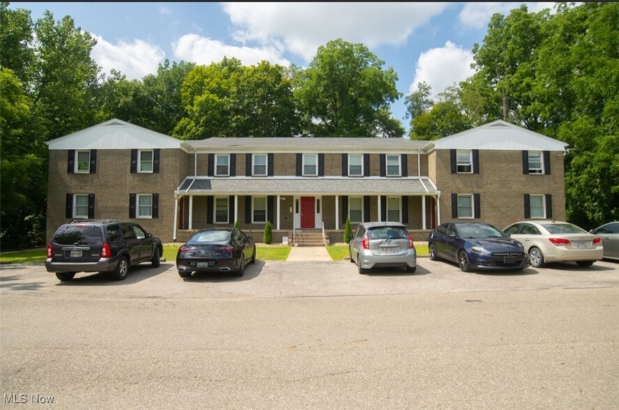 101 S Elruth Ave, Girard, OH for sale - Building Photo - Image 2 of 15