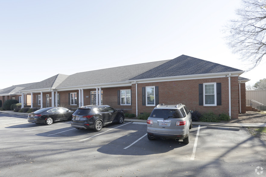 879 NE Main St, Simpsonville, SC for sale - Primary Photo - Image 1 of 1