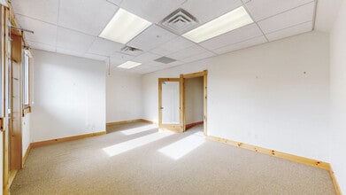 31955 Castle Ct, Evergreen, CO for lease Interior Photo- Image 2 of 4