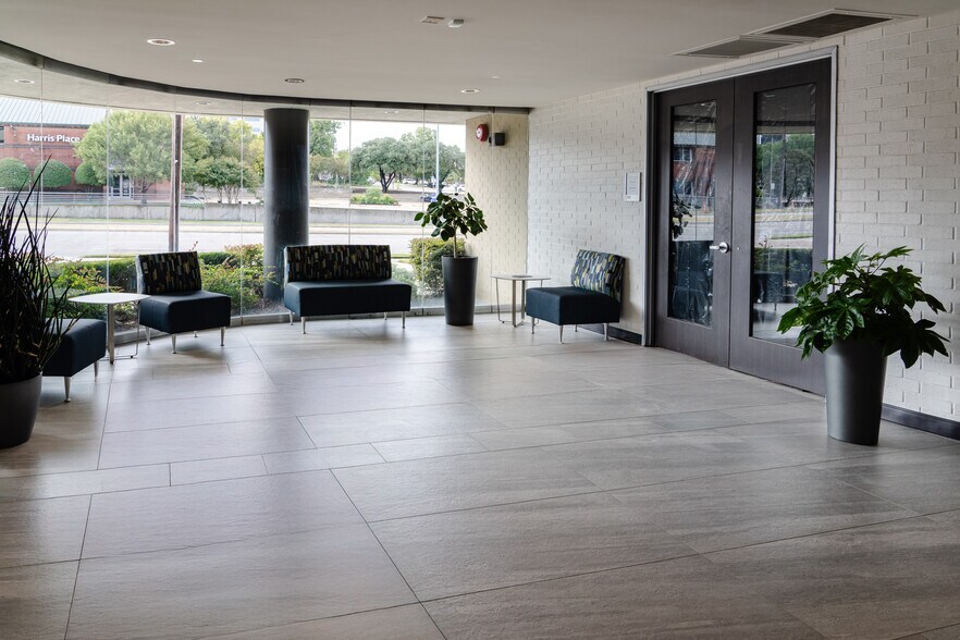 1650 W Rosedale St, Fort Worth, TX à louer - Photo du bâtiment - Image 3 de 5