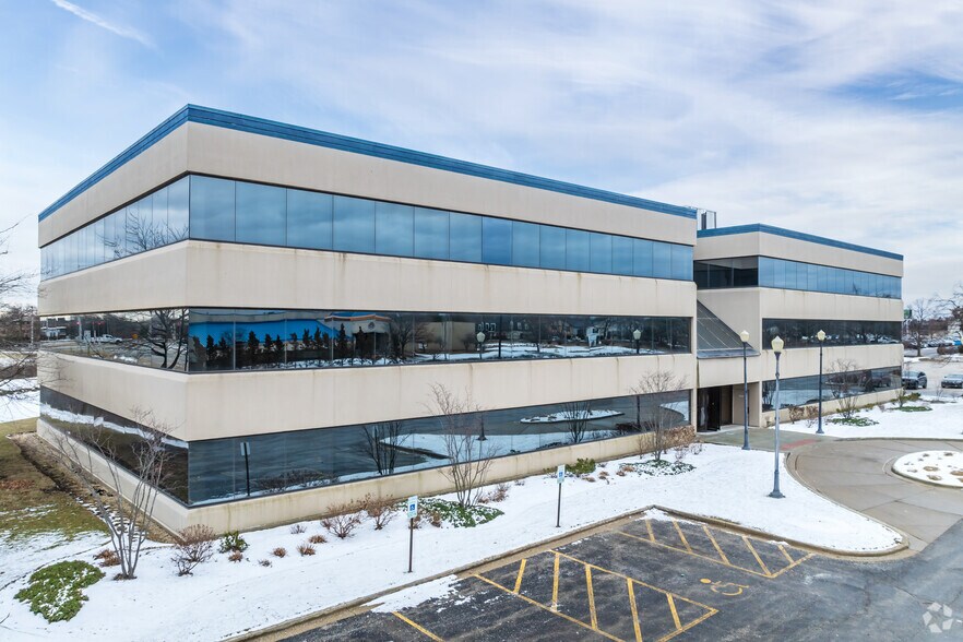 1540 E Dundee Rd, Palatine, IL for sale - Building Photo - Image 2 of 9