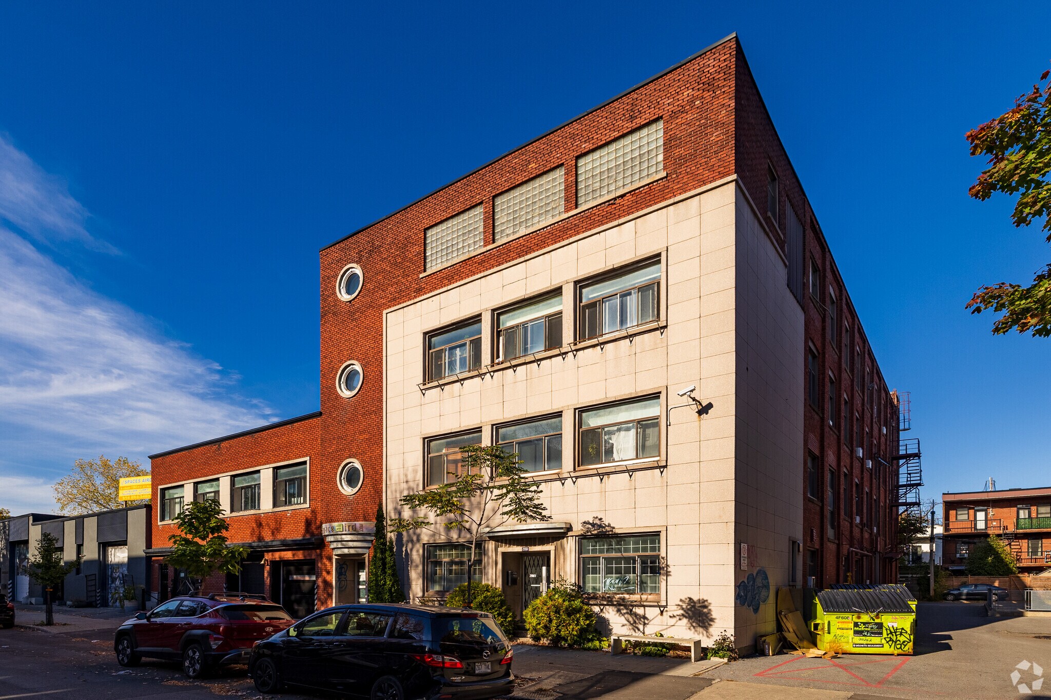 2061 Av Aird, Montréal, QC for lease Primary Photo- Image 1 of 4