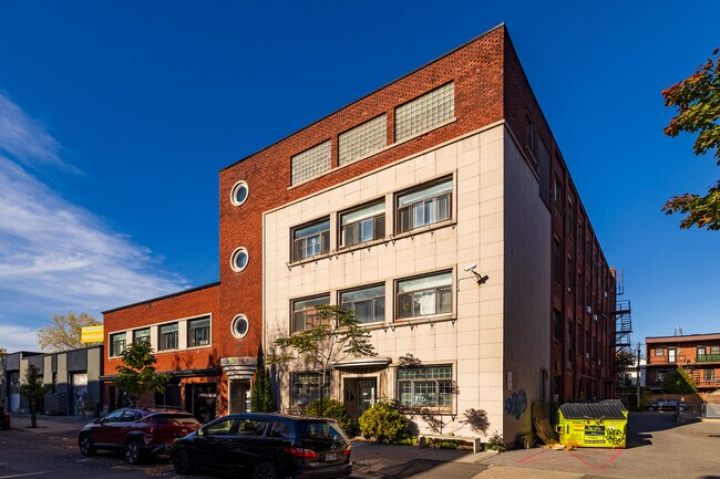 Plus de détails pour 2061 Av Aird, Montréal, QC - Bureau à louer