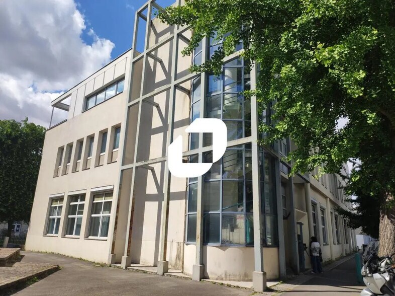 Bureau dans Arcueil à vendre - Photo du bâtiment - Image 1 de 11