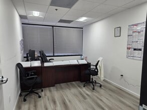 425 E Colorado St, Glendale, CA for lease Interior Photo- Image 2 of 13