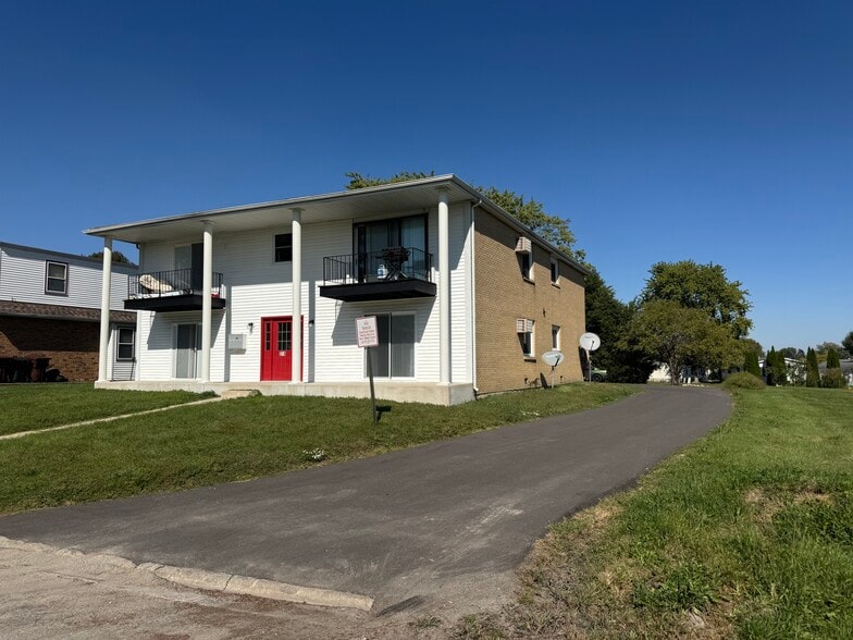 374 Lynn Dr, Manteno, IL à vendre - Photo du bâtiment - Image 2 de 19