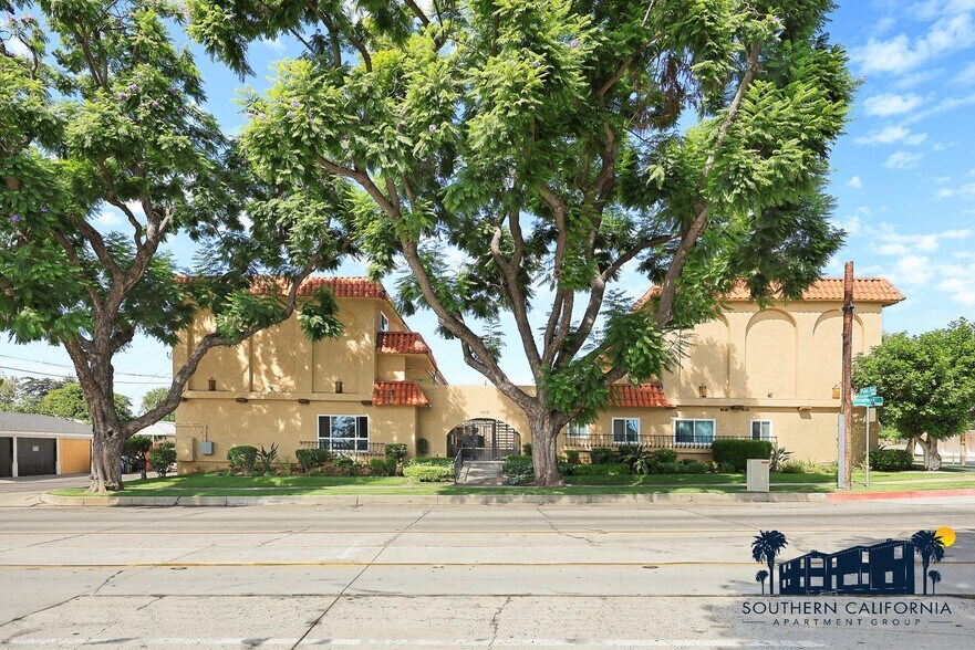 11447 Broadway, Whittier, CA à vendre - Photo du bâtiment - Image 3 de 38