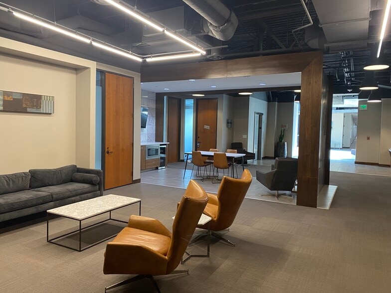 2200 E Williams Field Rd, Gilbert, AZ à louer - Hall d’entrée - Image 3 de 13