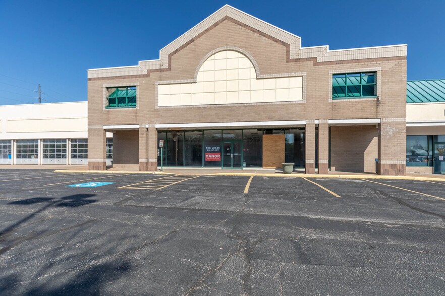 10835-10899 St. Charles Rock Rd, Bridgeton, MO à louer - Photo du bâtiment - Image 2 de 11