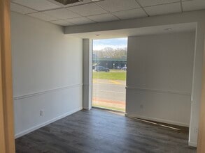 160 Howells Rd, Bay Shore, NY for lease Interior Photo- Image 2 of 11