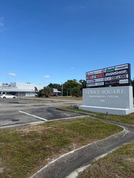 1101 S Tamiami Trl, Venice, FL à louer - Photo du bâtiment - Image 2 de 7