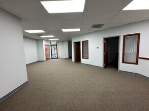 6380 Flank Dr, Harrisburg, PA à louer Photo du bâtiment- Image 1 de 7