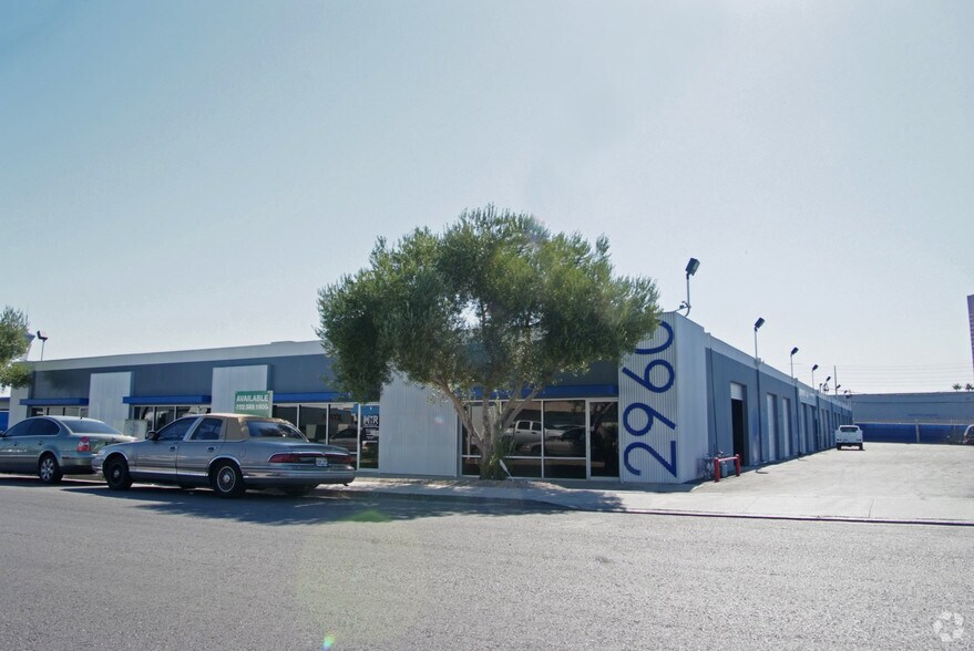 2960 Westwood Dr, Las Vegas, NV à louer - Photo du bâtiment - Image 2 de 5