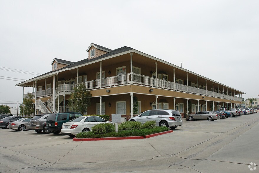 408 S Beach Blvd, Anaheim, CA à vendre - Photo du bâtiment - Image 3 de 19