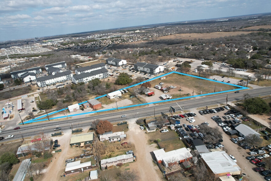 8700 FM 969 Rd portfolio of 4 properties for sale on LoopNet.ca - Building Photo - Image 3 of 10