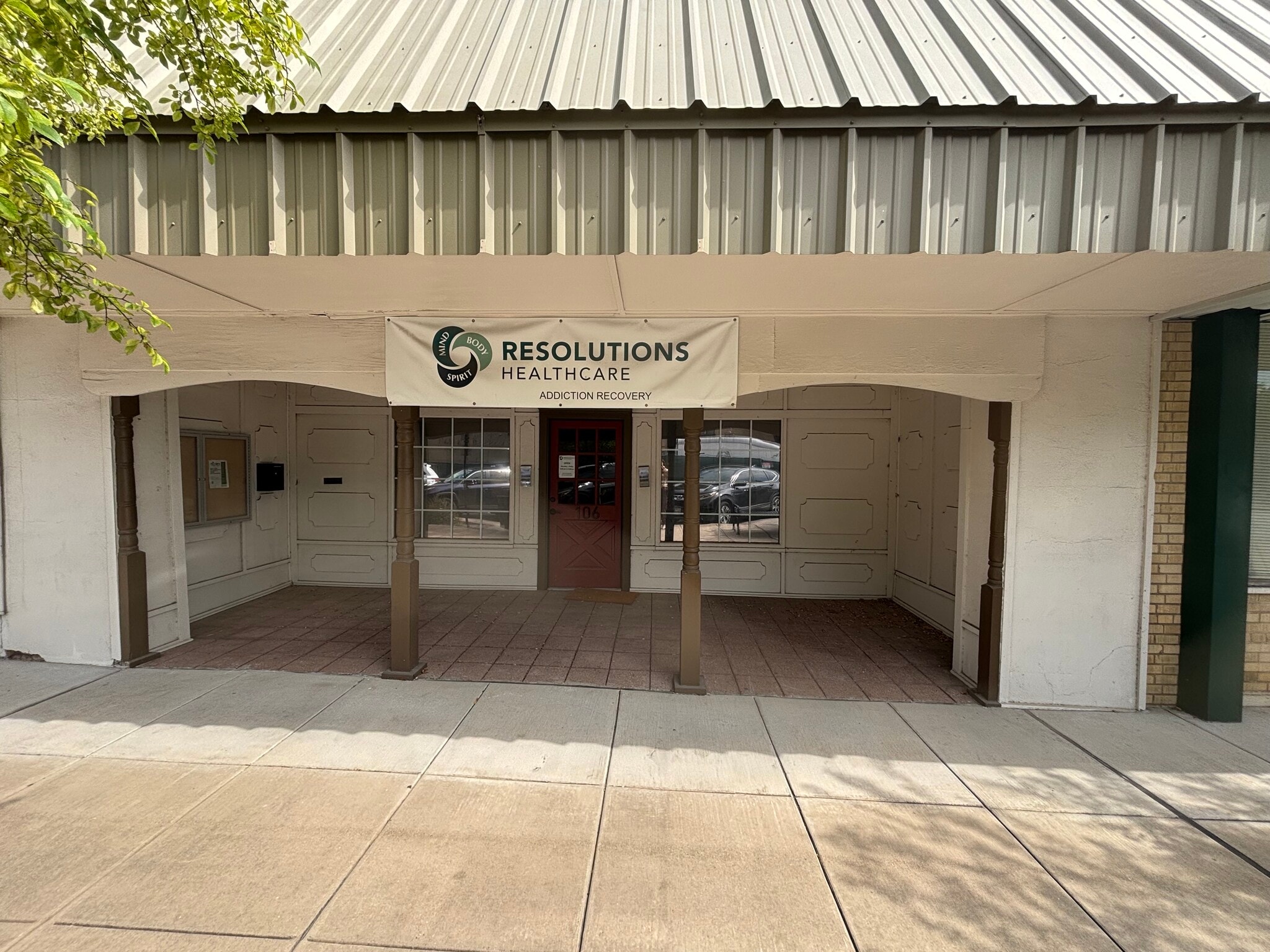 106 W Grove St, Kaufman, TX for lease Building Photo- Image 1 of 4