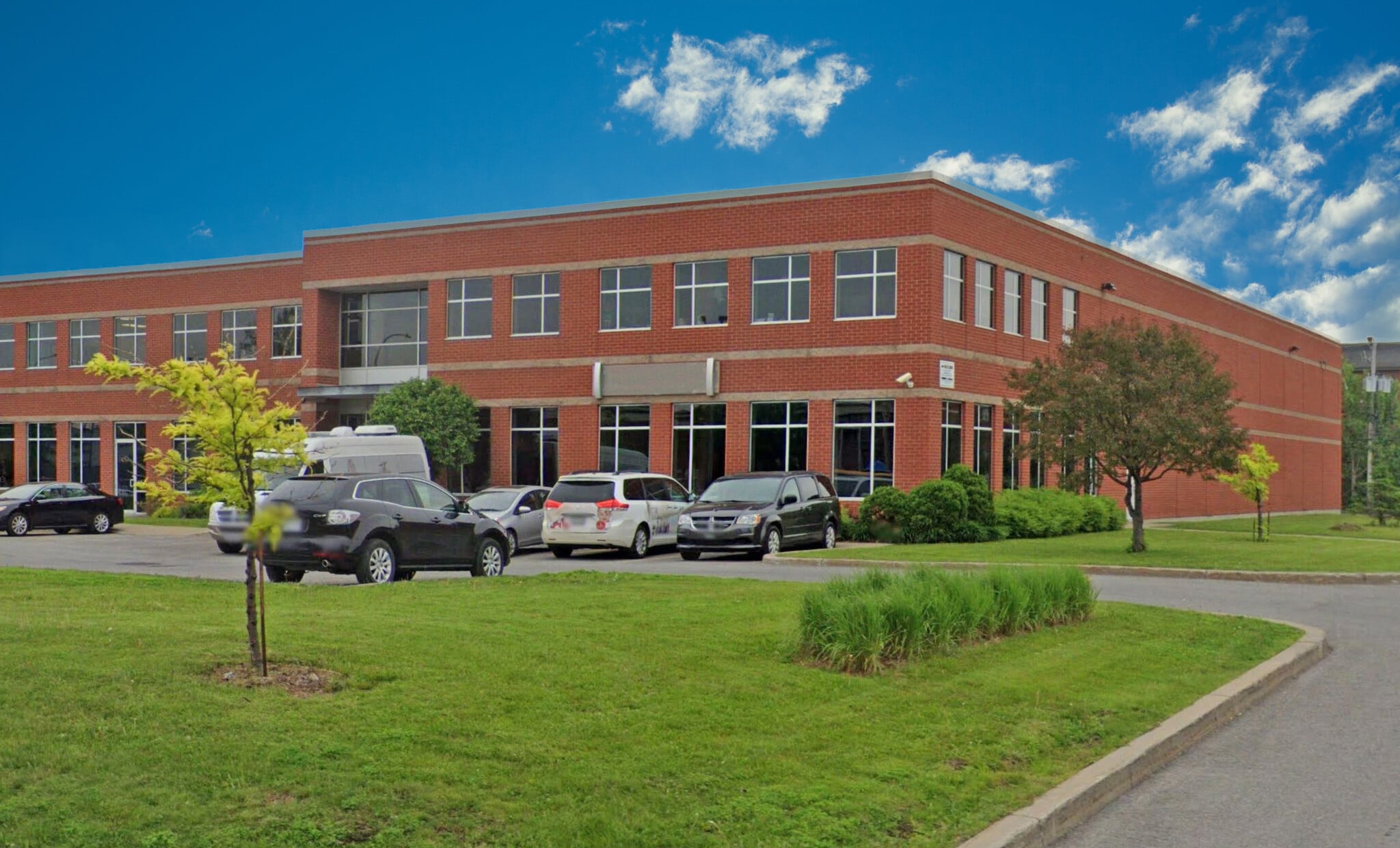 5896-5932 Boul Henri-Bourassa O, Montréal, QC for lease Building Photo- Image 1 of 7