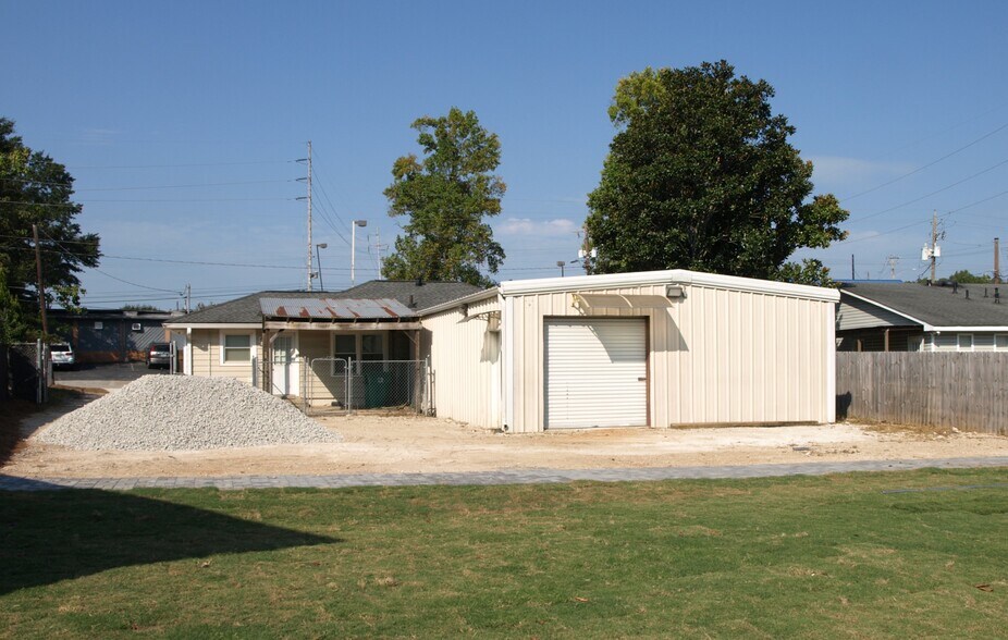 2433 Ventura Pl, Smyrna, GA à vendre - Photo du bâtiment - Image 2 de 17