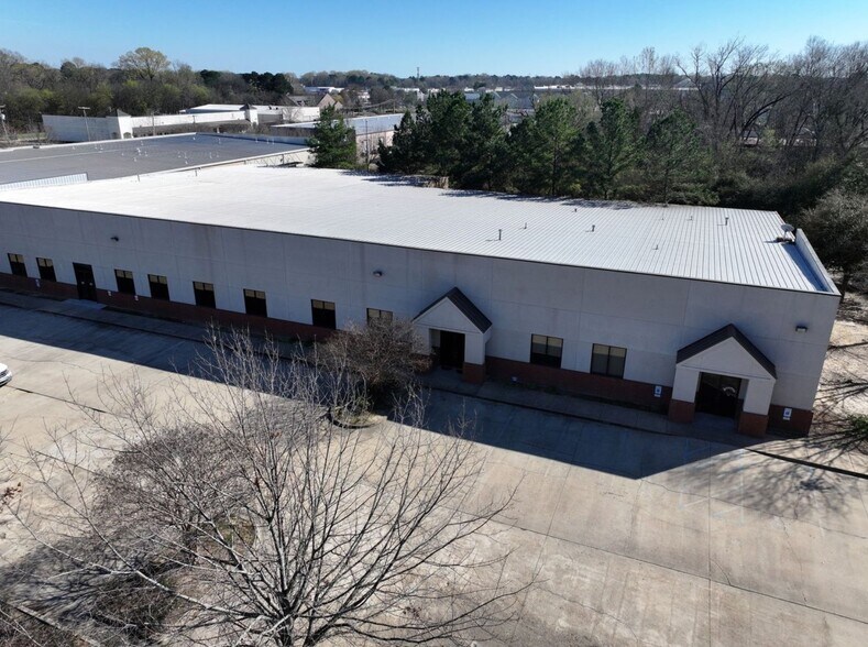 853 Wilson Dr, Ridgeland, MS à louer - Photo du bâtiment - Image 1 de 18