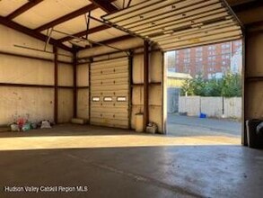 6 Frederick St, Hudson, NY for lease Interior Photo- Image 2 of 8