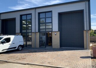 Plus de détails pour Oakdene Dr, Three Legged Cross - Industriel à louer