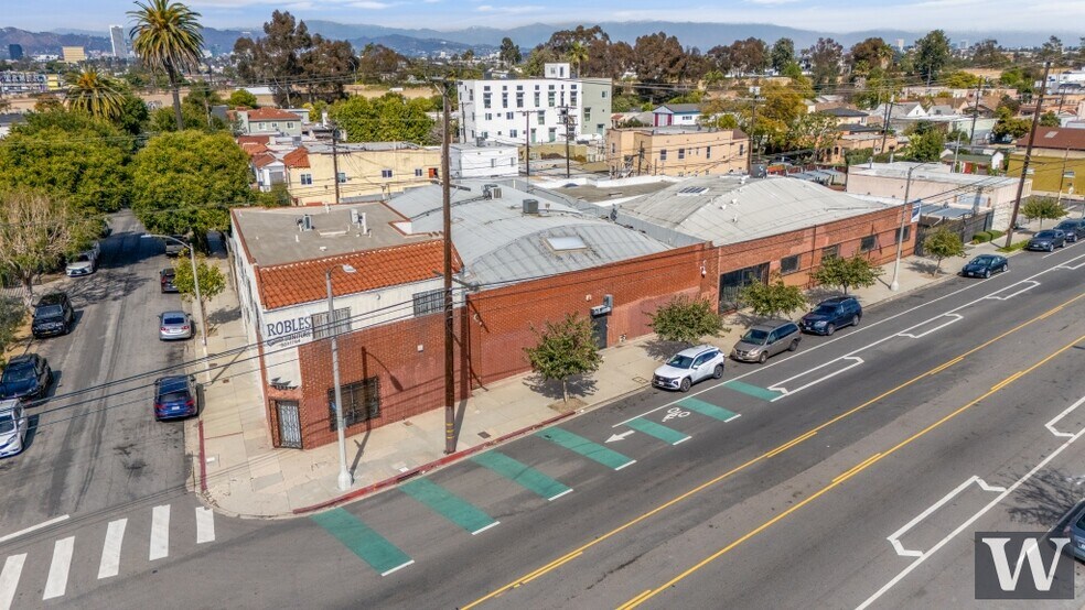5645-5655 W. Adams Boulevard Blvd, Los Angeles, CA à louer - Photo du bâtiment - Image 2 de 17