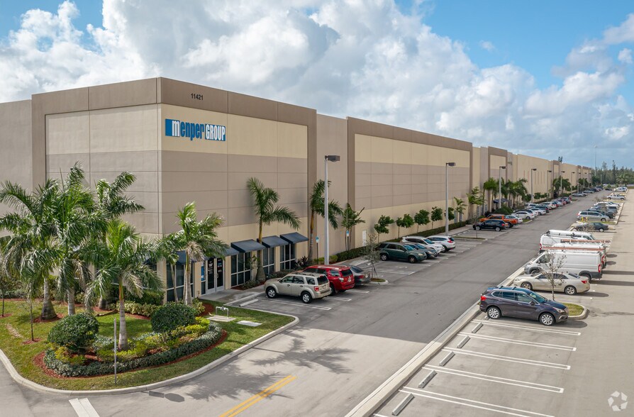 11421 NW 107 St, Miami, FL for lease - Primary Photo - Image 1 of 8