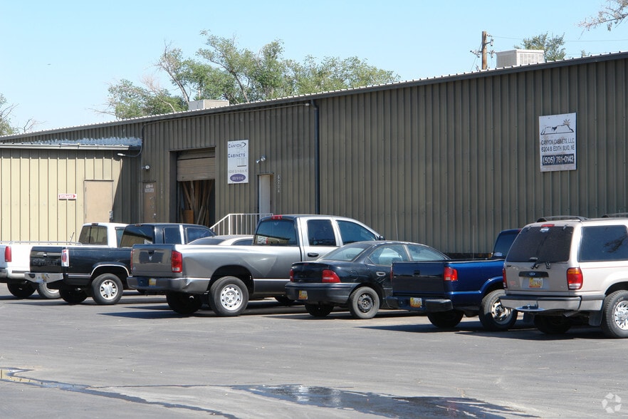 6220 Edith Blvd NE, Albuquerque, NM à louer - Photo du bâtiment - Image 3 de 7