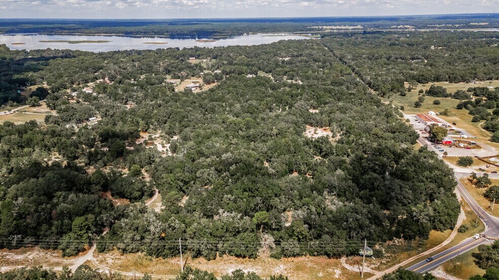 8144 Alvany Ct, Crystal River, FL à vendre - Photo du bâtiment - Image 2 de 10