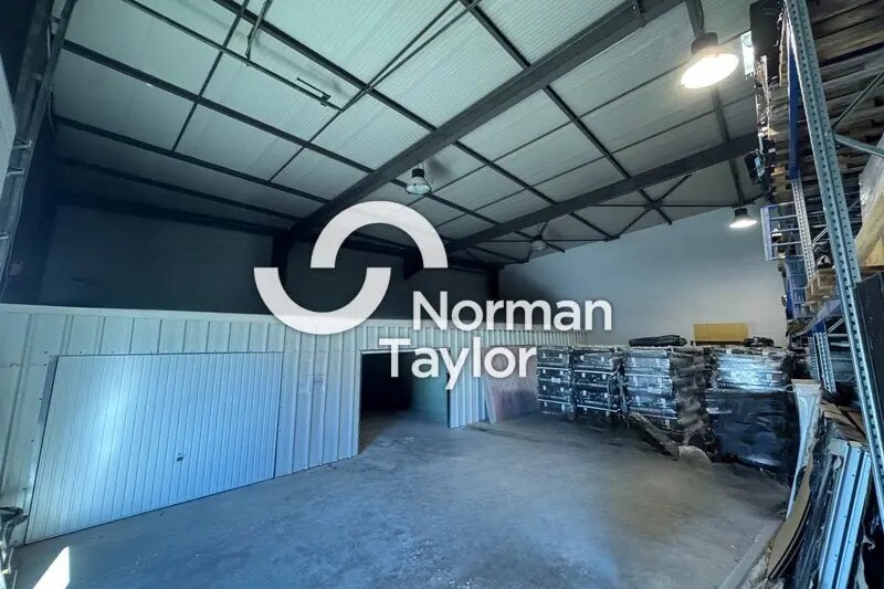 Flex in Montpellier for lease Interior Photo- Image 1 of 10