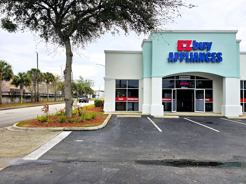 10290 Philips Hwy, Jacksonville, FL for lease - Building Photo - Image 3 of 11