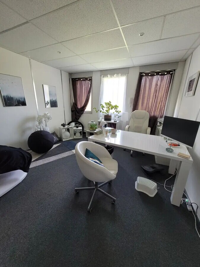 Chemin Du Moulin Carron, Écully, RHO 69130 - Unit Lot 1 - - Interior Photo - Image 1 of 3