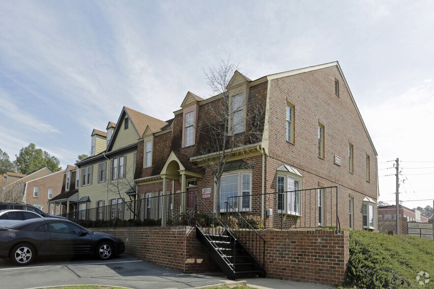 211 E Six Forks Rd, Raleigh, NC à vendre - Photo du bâtiment - Image 2 de 24