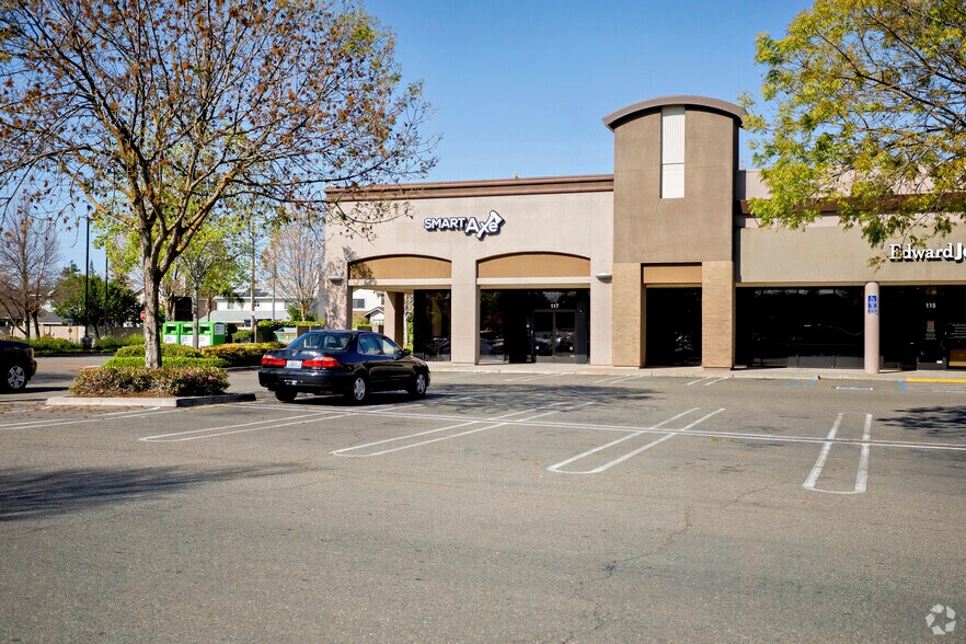 3020 Floyd Ave, Modesto, CA à louer - Photo principale - Image 1 de 11