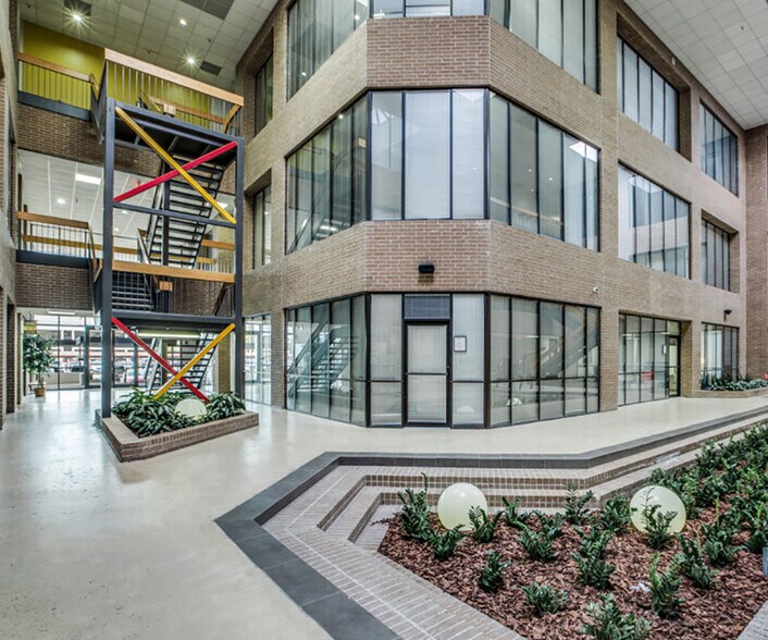 440 Benmar Dr, Houston, TX for lease - Lobby - Image 2 of 5